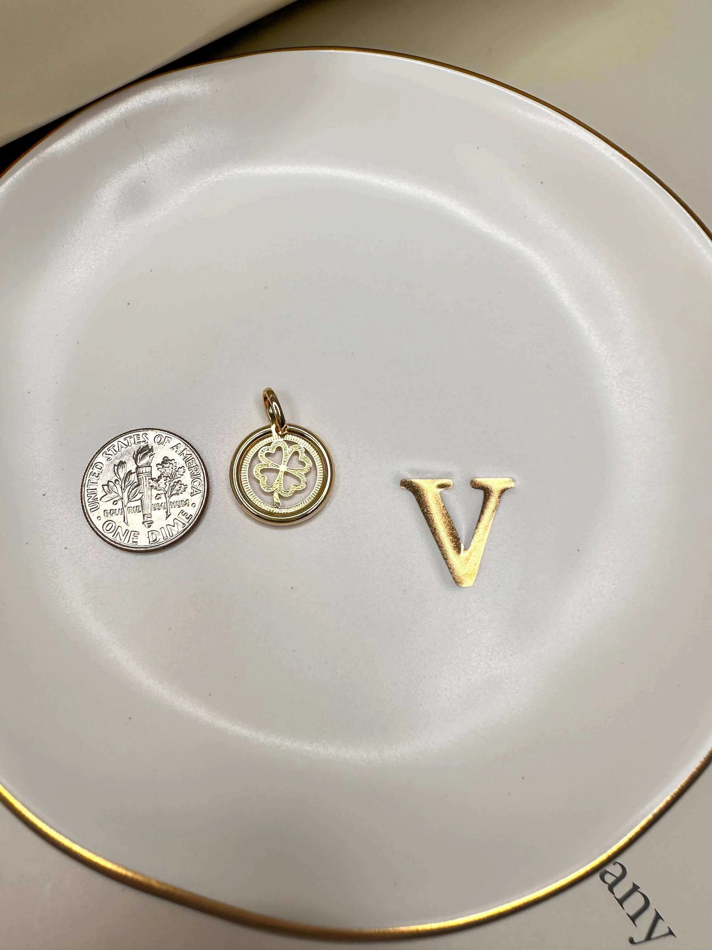 Velani Clover Leaf Pendant