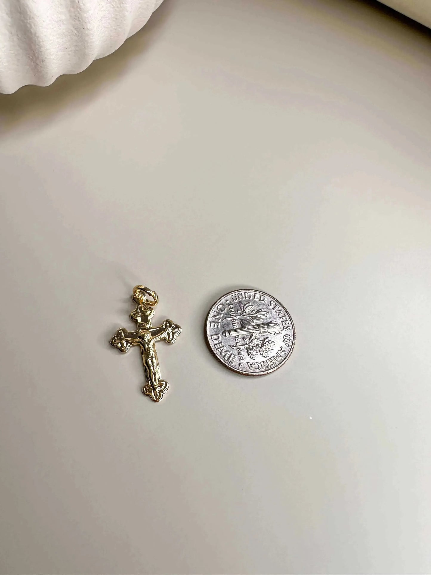 Velani Crucifix Pendant