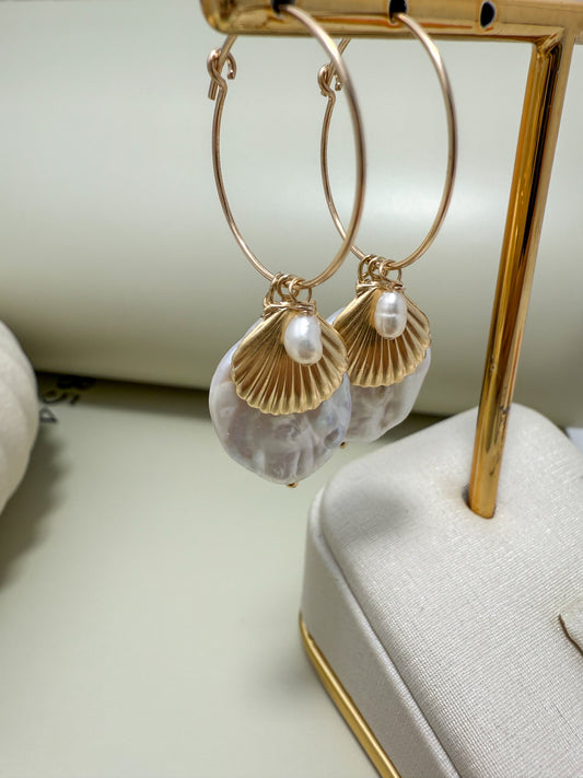 Velani Jewelry Maré d’Ouro Baroque Pearl Hoop Earrings