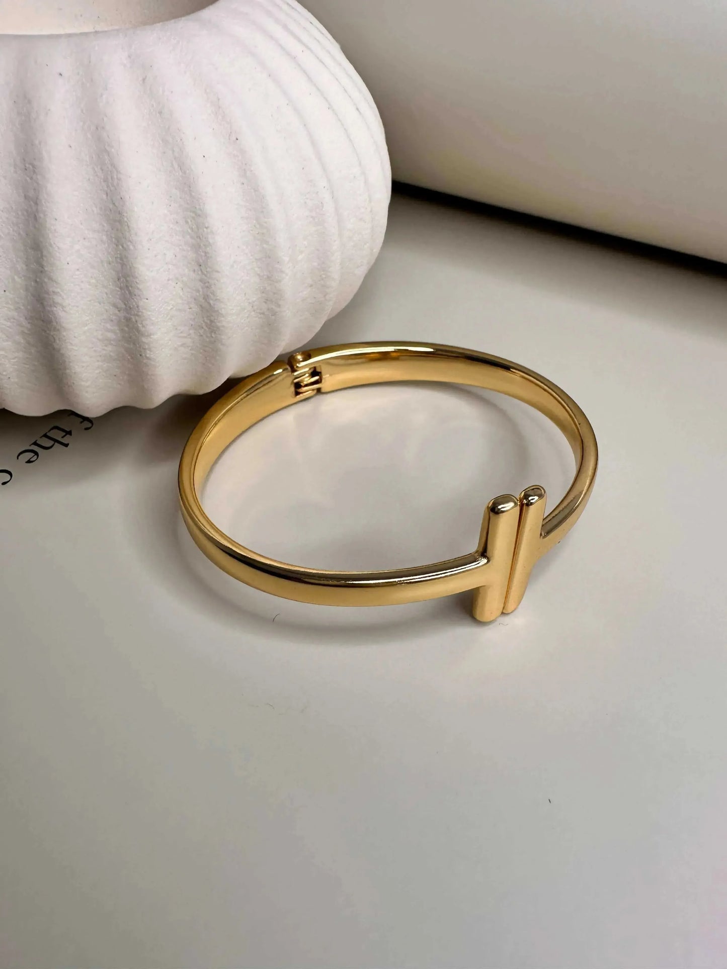 Velani Jewelry Leveza Bangle Bracelet