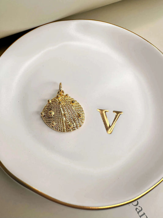 Velani Medium Shell Pendant