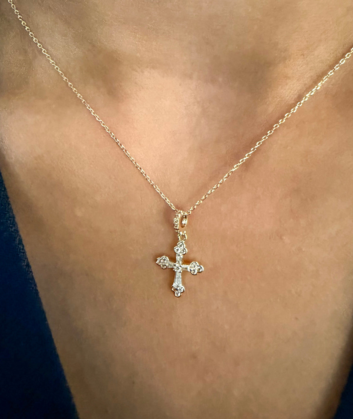 Cruz Pendant Necklace - Velani Jewelry