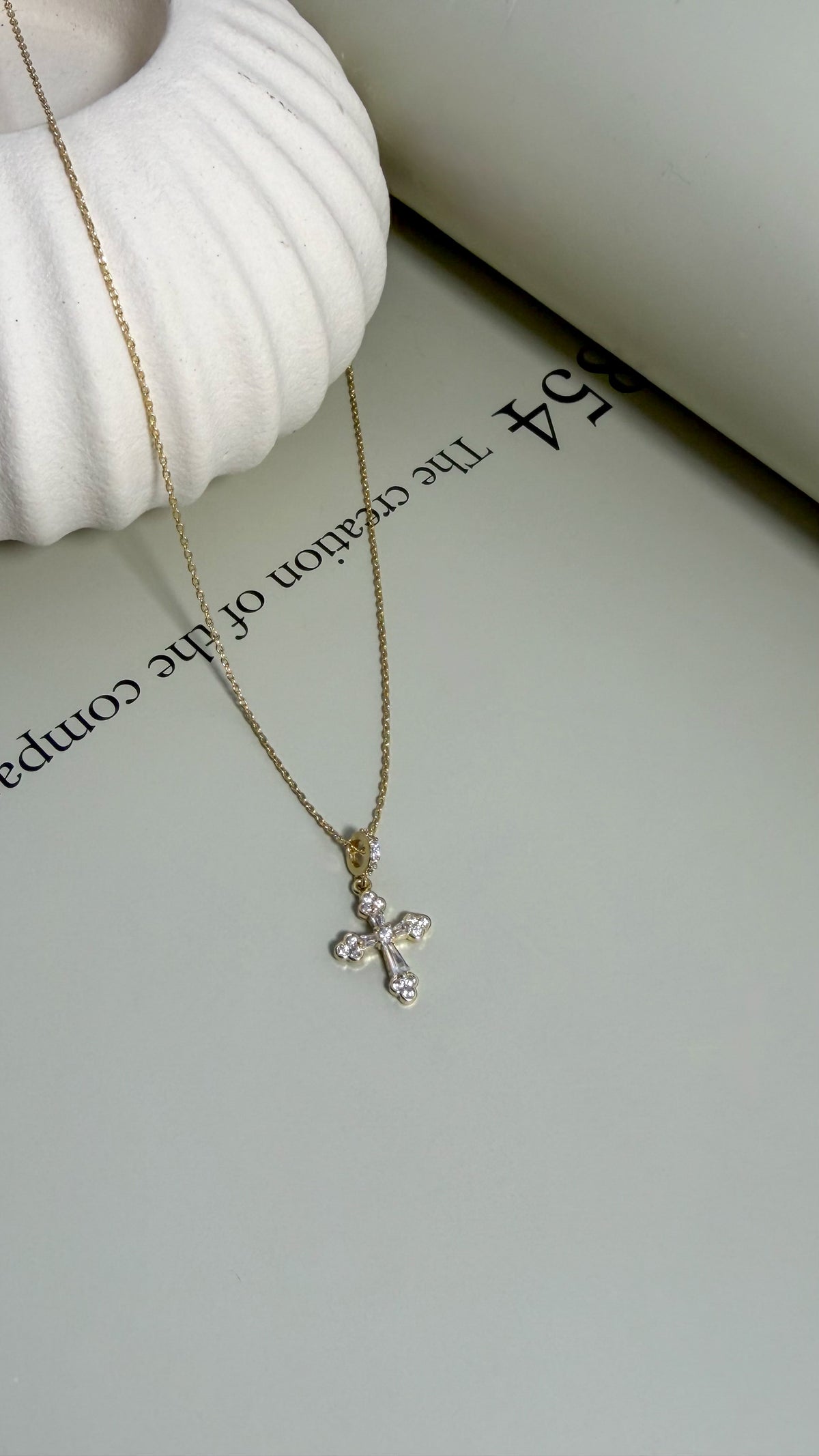 Cruz Pendant Necklace - Velani Jewelry