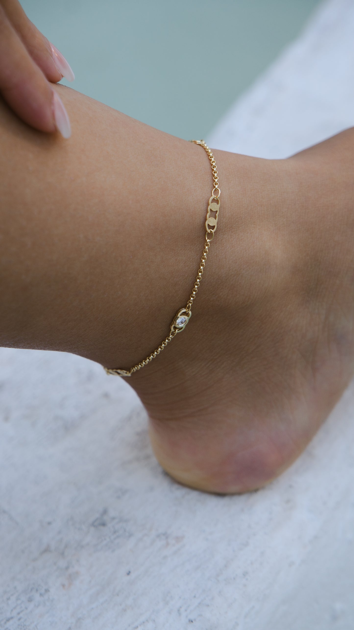 Interlocking Link Bezel CZ Anklet – Velani Jewelry