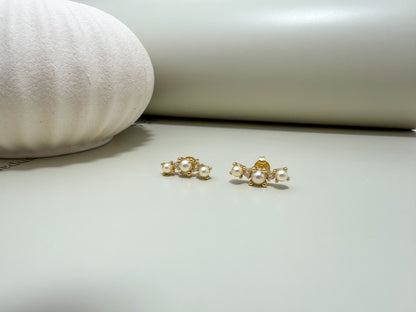 Velani Jewelry Pearl Crawler with CZ