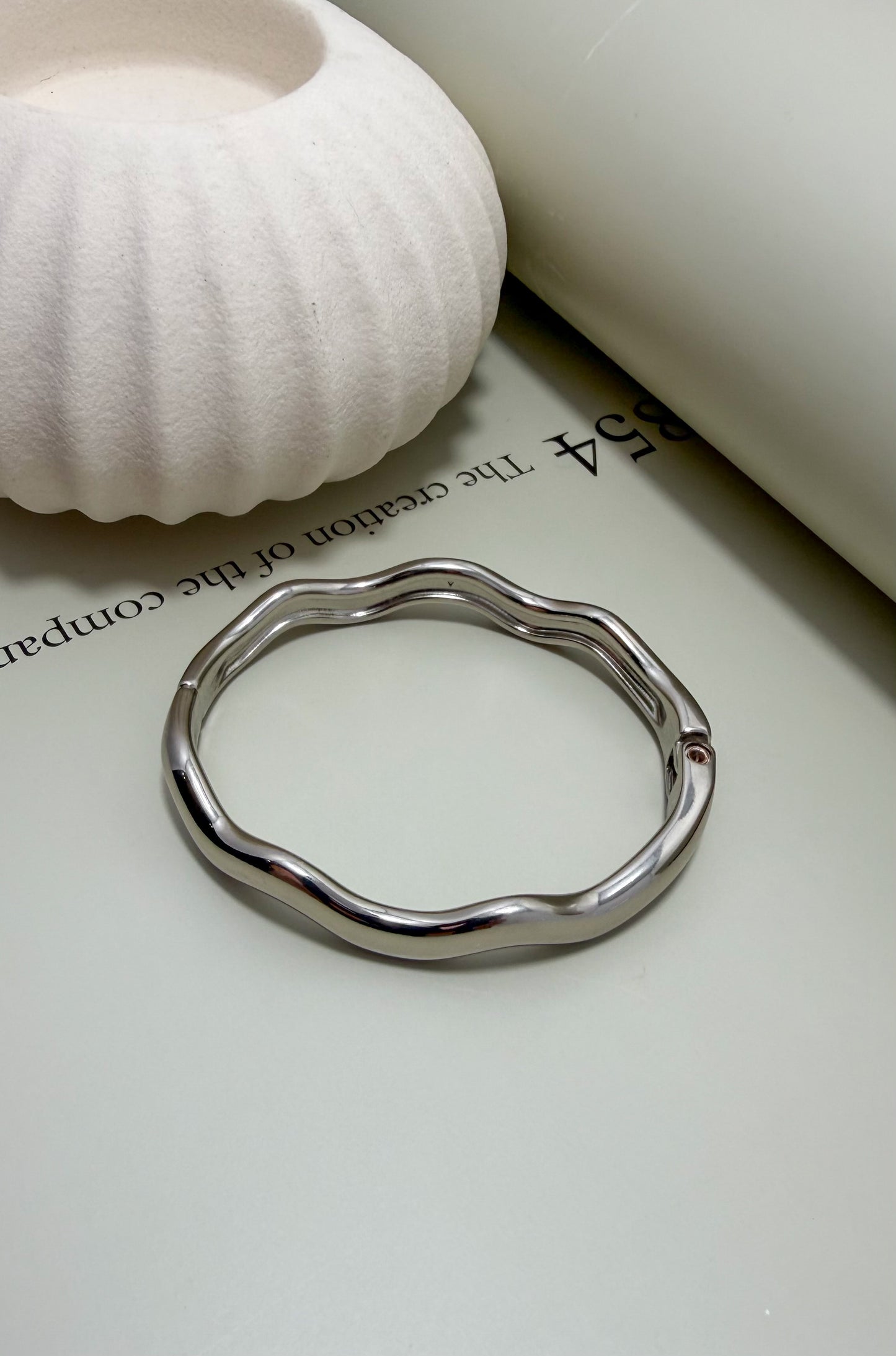 Velani Jewelry Ondas Bangle Bracelet