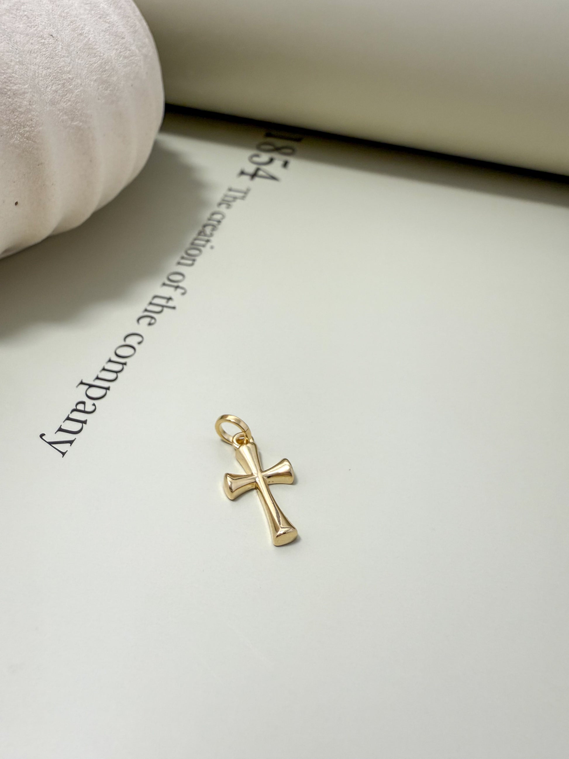 Velani Jewelry Classic Cross Pendant Gold Filled