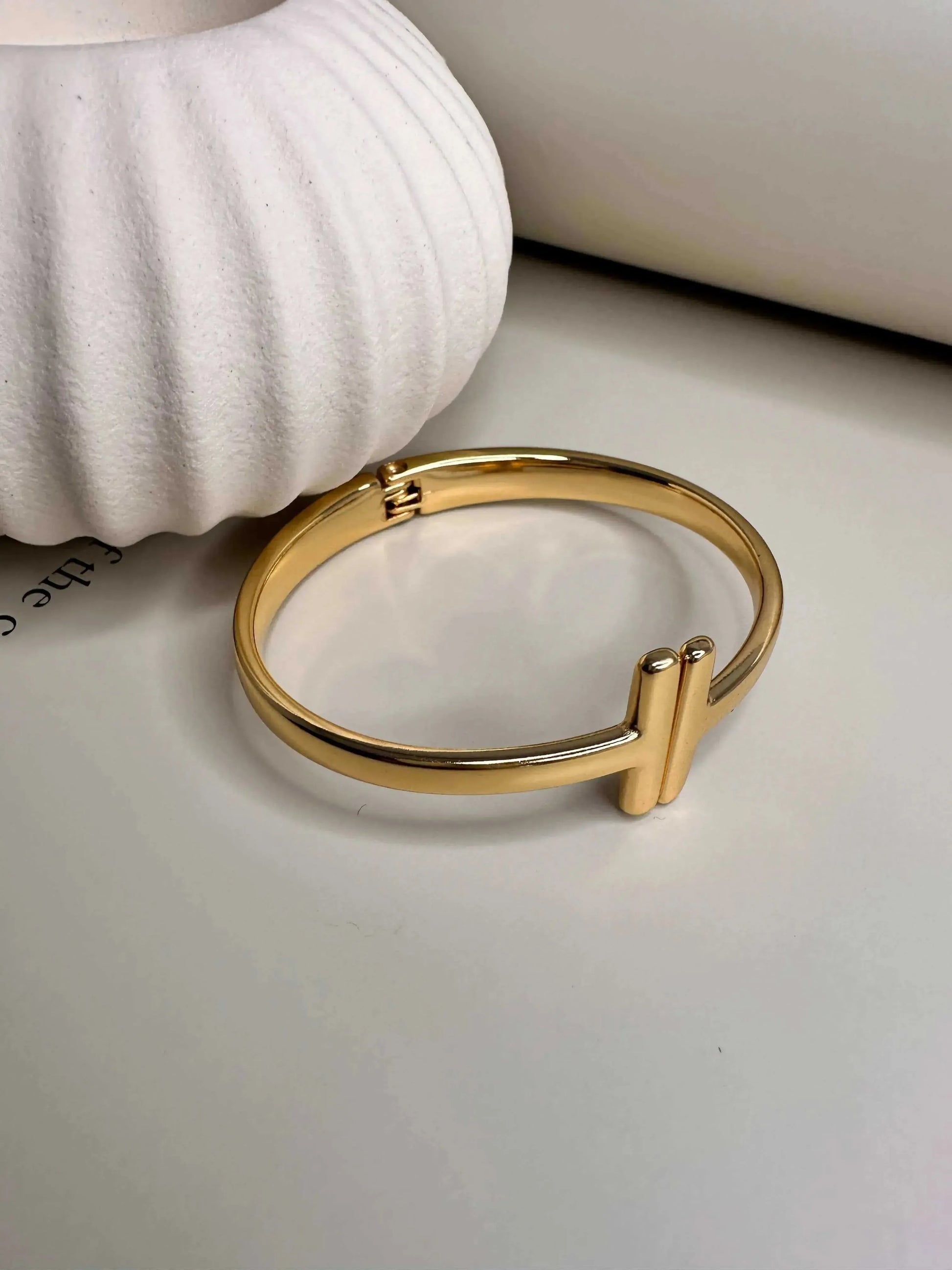Velani Jewelry Leveza Bangle Bracelet
