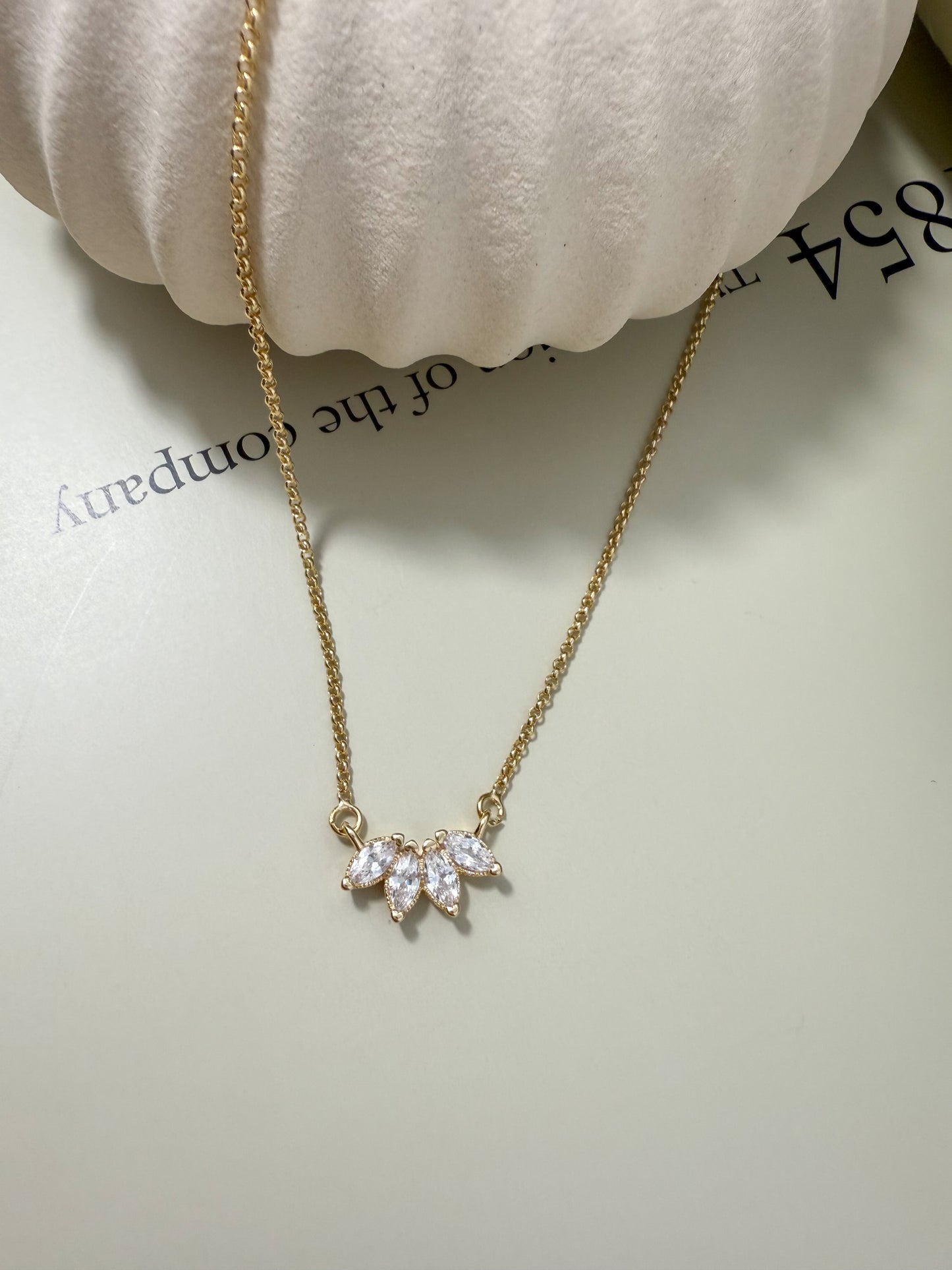 Velani Jewelry Like Flower Necklace