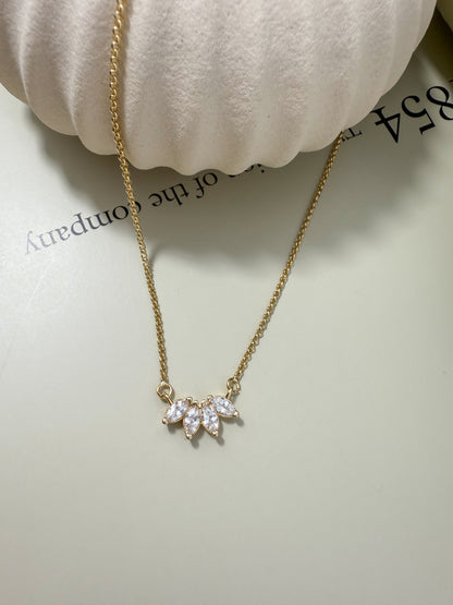 Velani Jewelry Like Flower Necklace