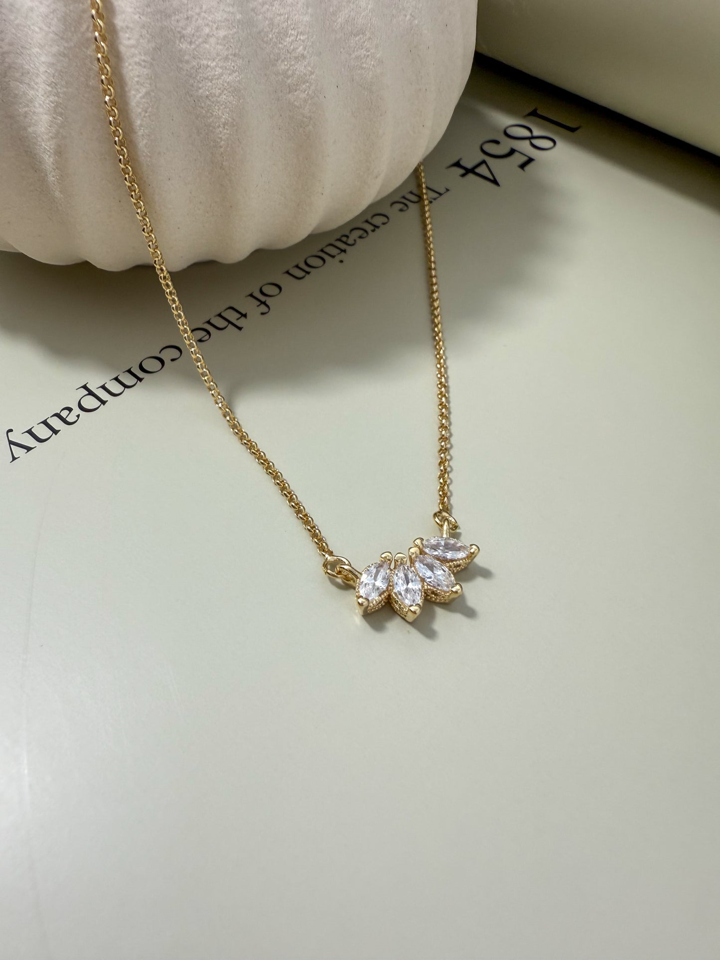 Velani Jewelry Like Flower Necklace