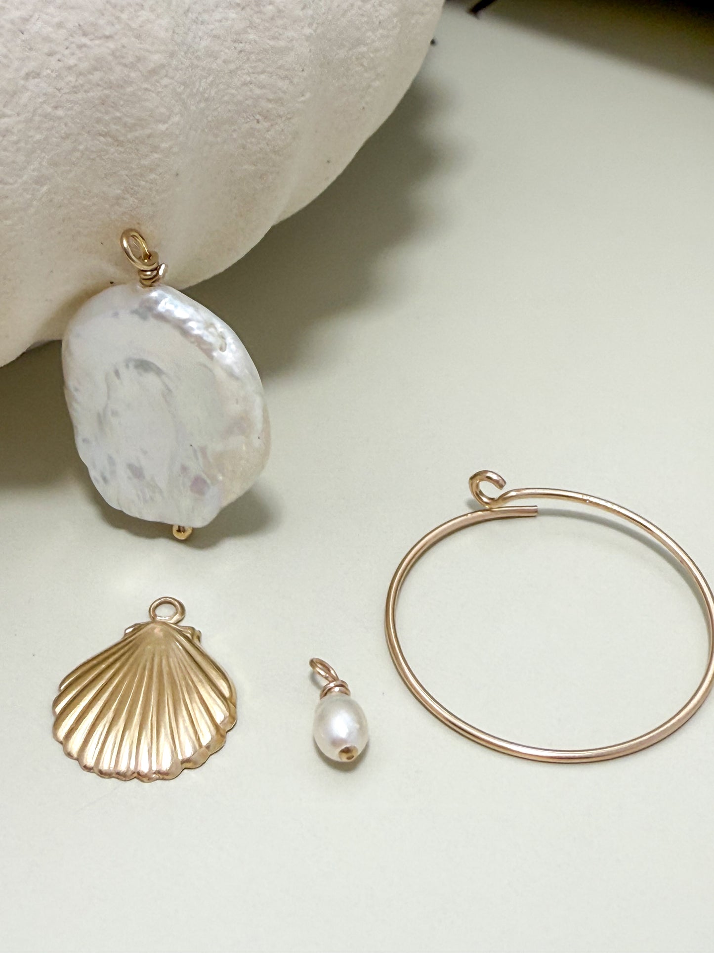 Velani Jewelry Maré d’Ouro Baroque Pearl Hoop Earrings