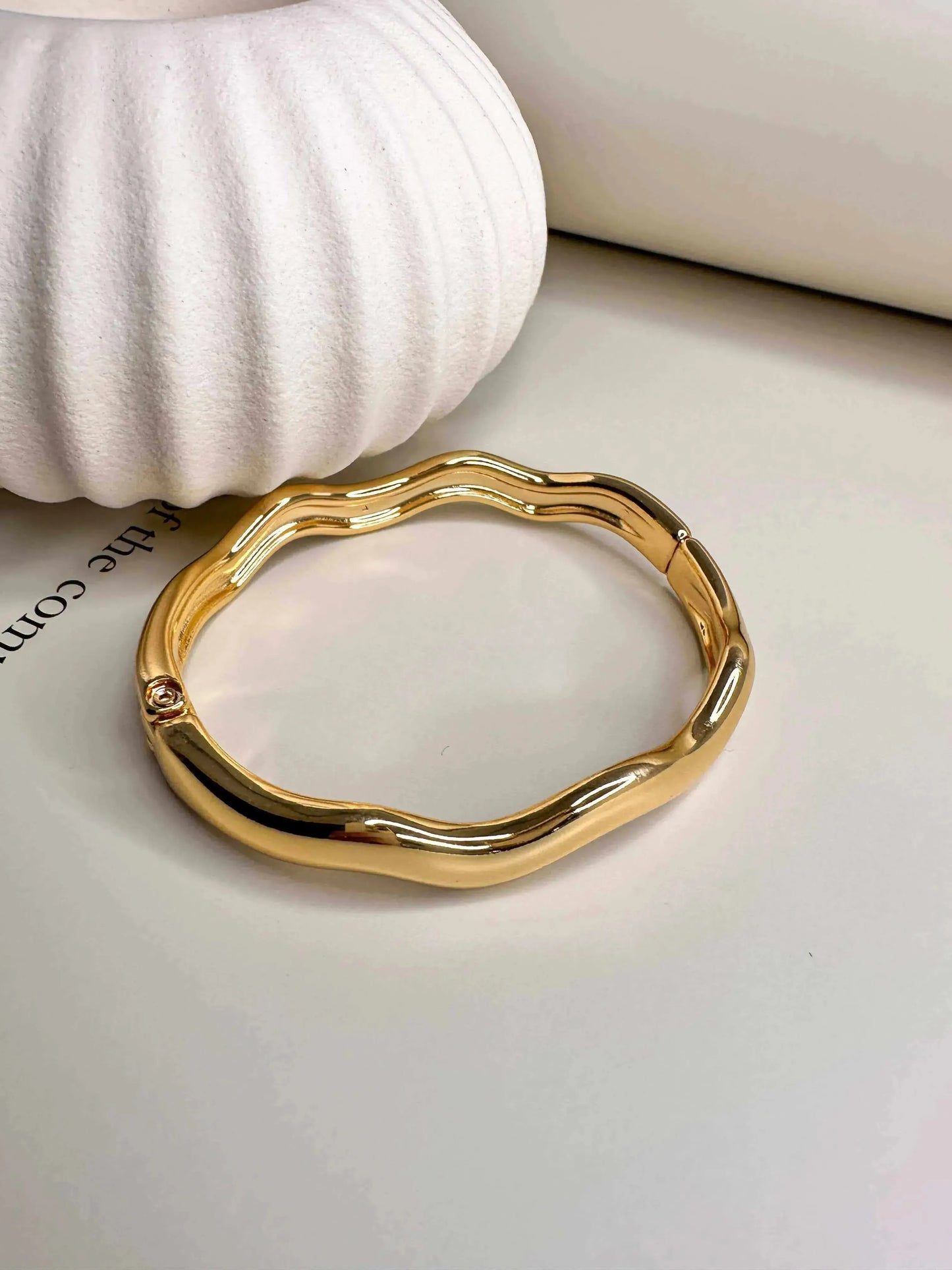 Velani Jewelry Ondas Bangle Bracelet