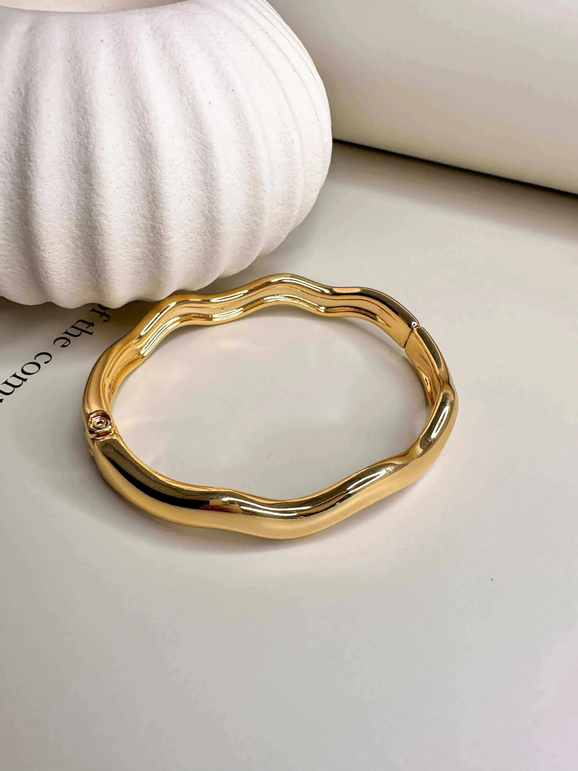 Velani Jewelry Ondas Bangle Bracelet