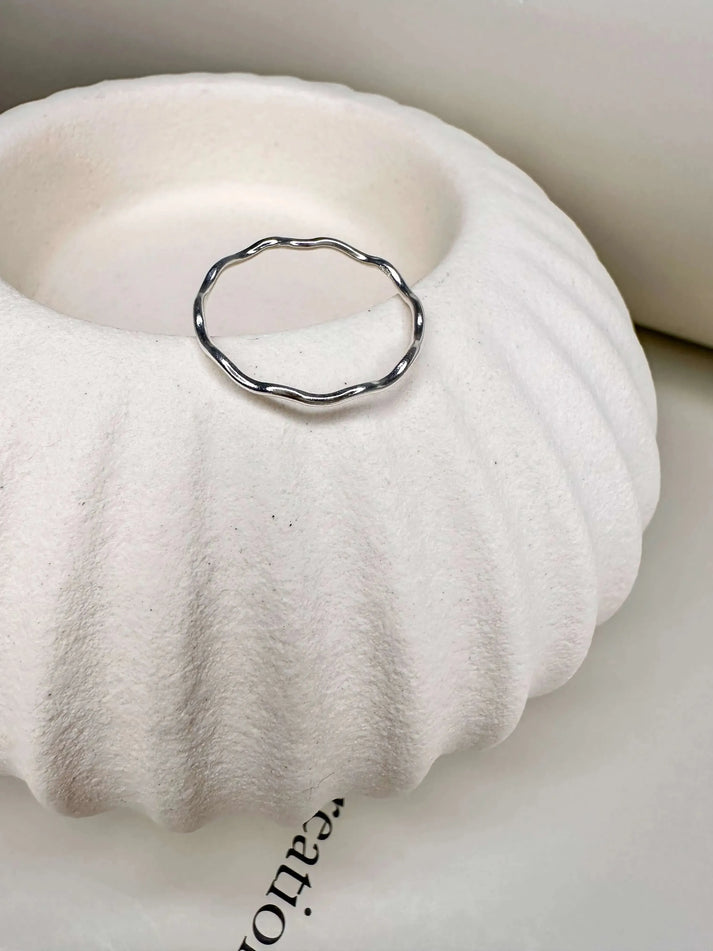 925 silver wavy ring – handcrafted in Italy, safe for sensitive skin