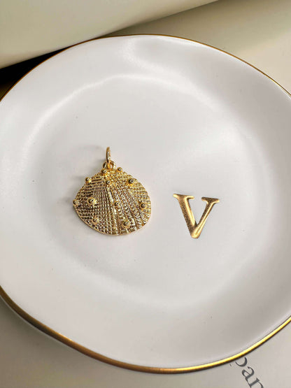 Velani Medium Shell Pendant